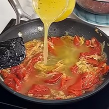 Preparación de la salsa de piquillos